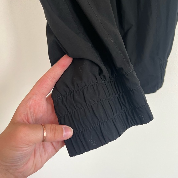 North Face Capri’s Size 6 - Picture 5 of 5